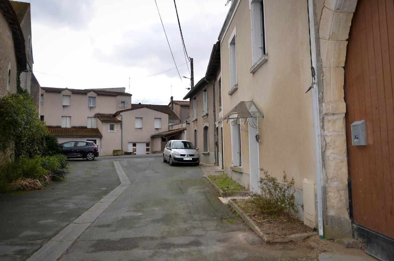 Logement Cosy A 5Mn Du Futuroscope Jaunay-Clan Exterior photo